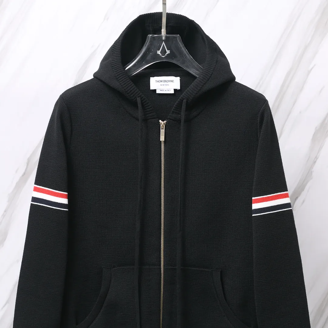 ：M 23（TB ） THOM BROWNE .TB TB Breathable Same Style ：White/Gray/Navy Blue/Black Size：1/2/3/4